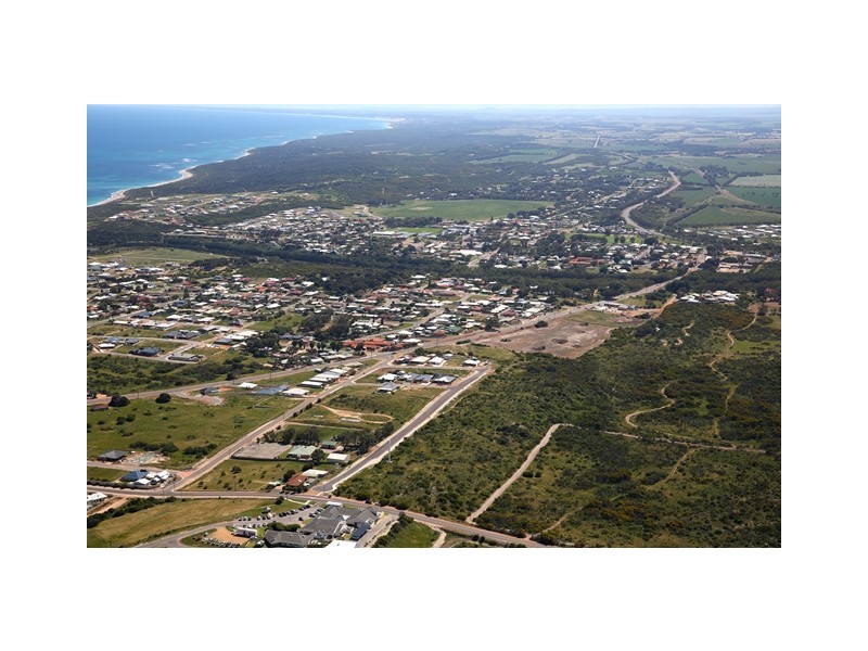 33 Francis Rd, Port Denison WA 6525