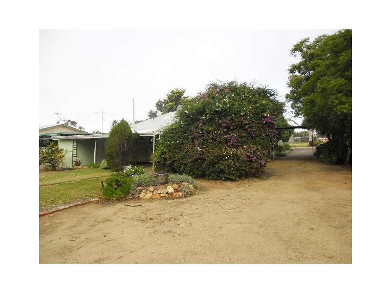 27 Mayrhofer Street, Three Springs WA 6519