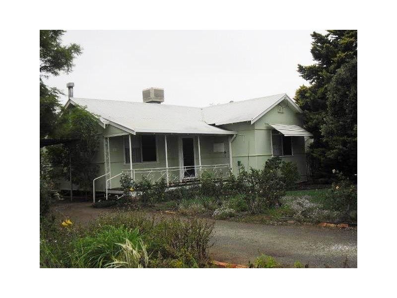 27 Mayrhofer Street, Three Springs WA 6519