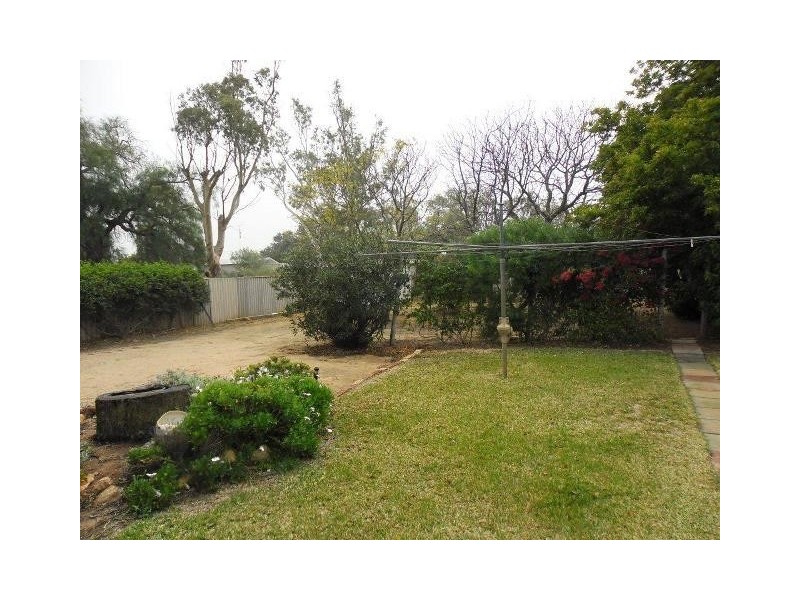 27 Mayrhofer Street, Three Springs WA 6519