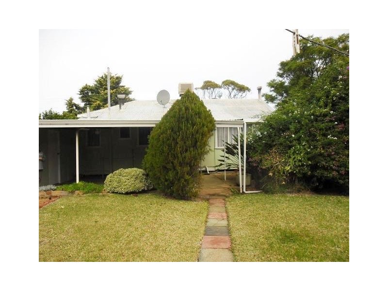 27 Mayrhofer Street, Three Springs WA 6519