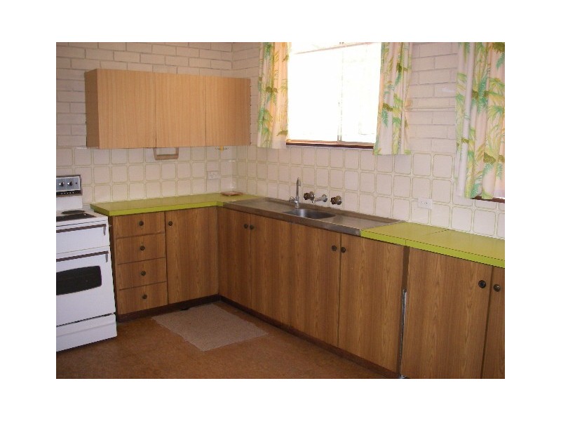 2 Whelan, Port Denison WA 6525