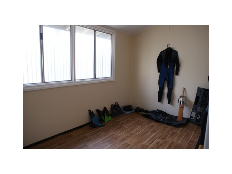 3 Church St, Dongara WA 6525