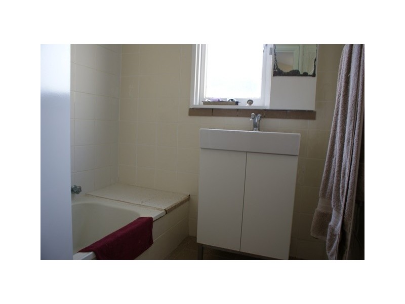 3 Church St, Dongara WA 6525