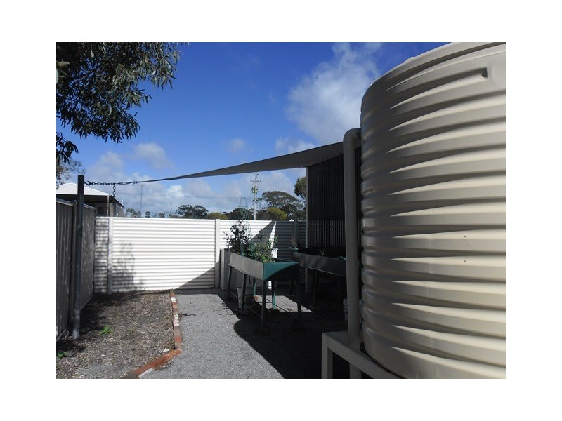 14 Railway Ave, Carnamah WA 6517