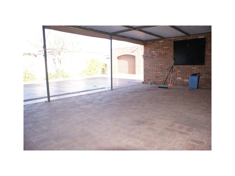 27 Clemintina Road, Dongara WA 6525