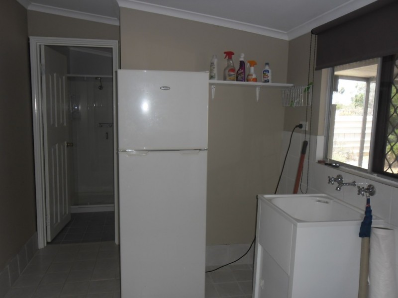 22 Railway Avenue, Carnamah WA 6517