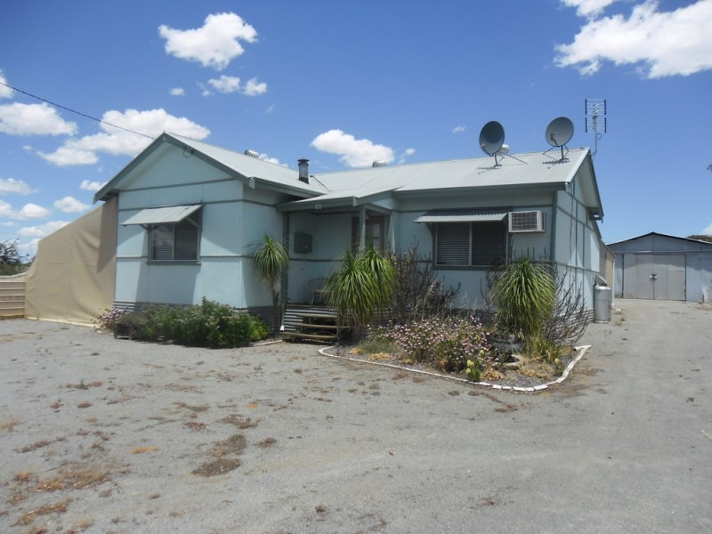 22 Railway Avenue, Carnamah WA 6517