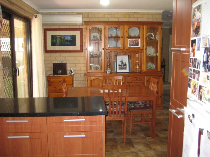 8 Canny Place, Port Denison WA 6525