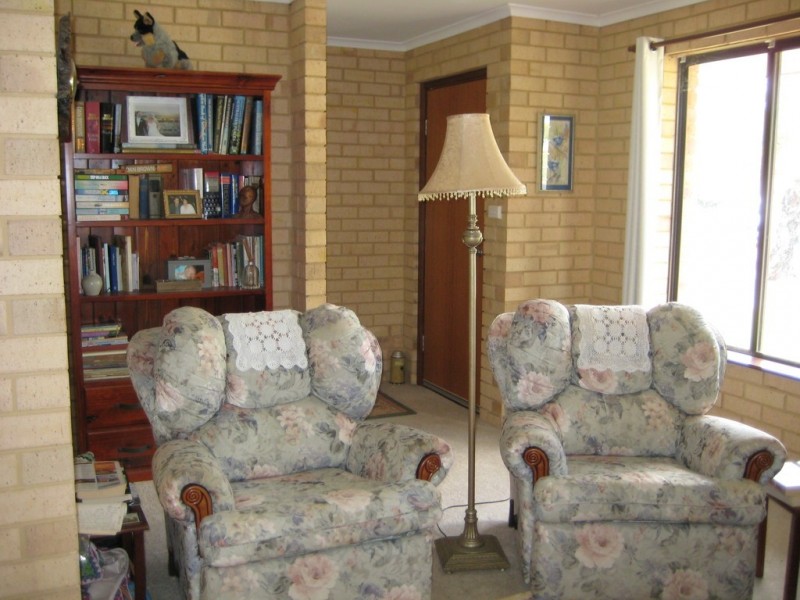 8 Canny Place, Port Denison WA 6525