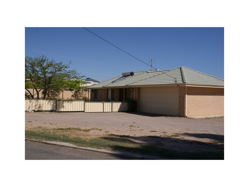 1 Dawson Ave, Port Denison WA 6525