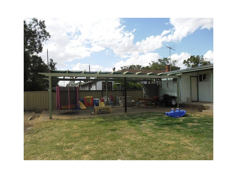 12 Williamson Street, Three Springs WA 6519