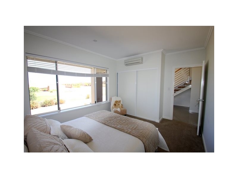 4 Marina Heights, Port Denison WA 6525