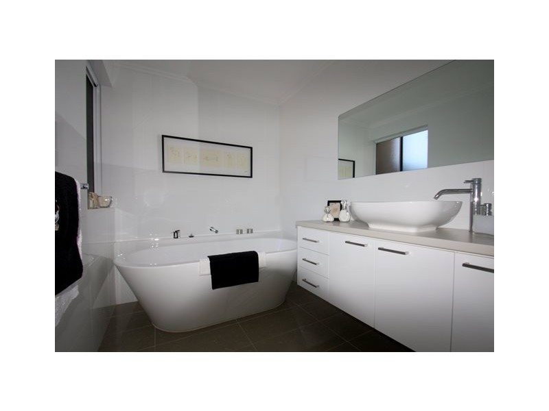 4 Marina Heights, Port Denison WA 6525