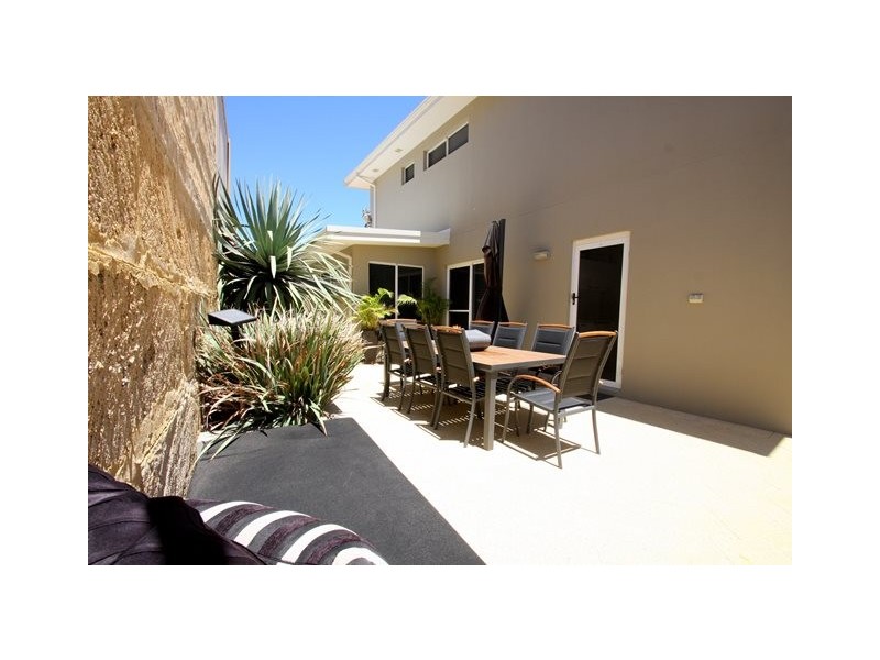 4 Marina Heights, Port Denison WA 6525