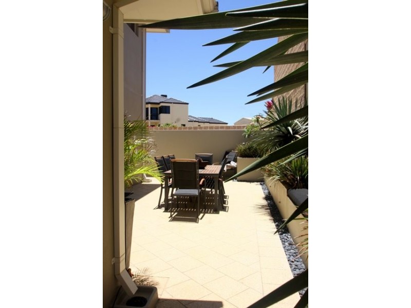 4 Marina Heights, Port Denison WA 6525