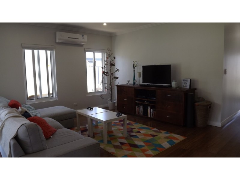 18 Gillam Drive, Dongara WA 6525