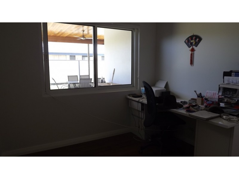 18 Gillam Drive, Dongara WA 6525