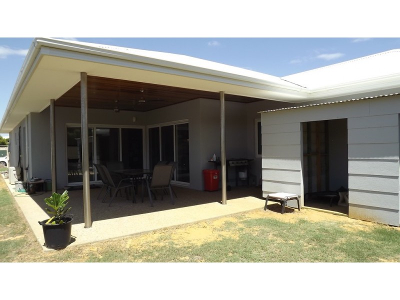 18 Gillam Drive, Dongara WA 6525
