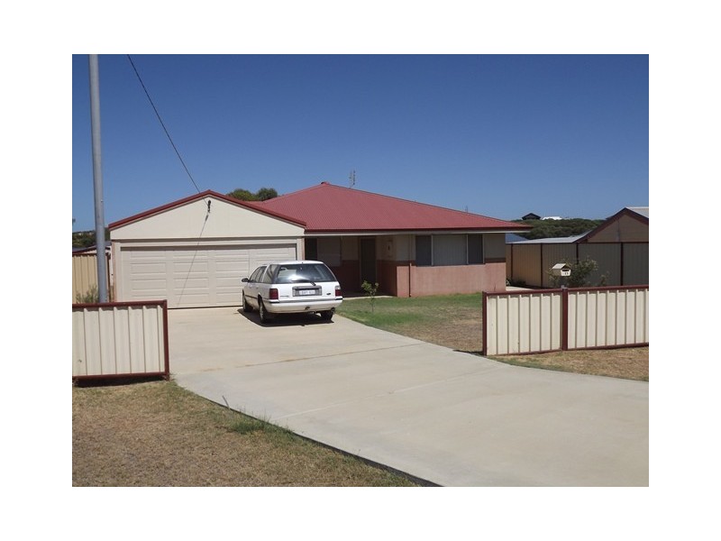 13 Thurkle Sqaure, Dongara WA 6525