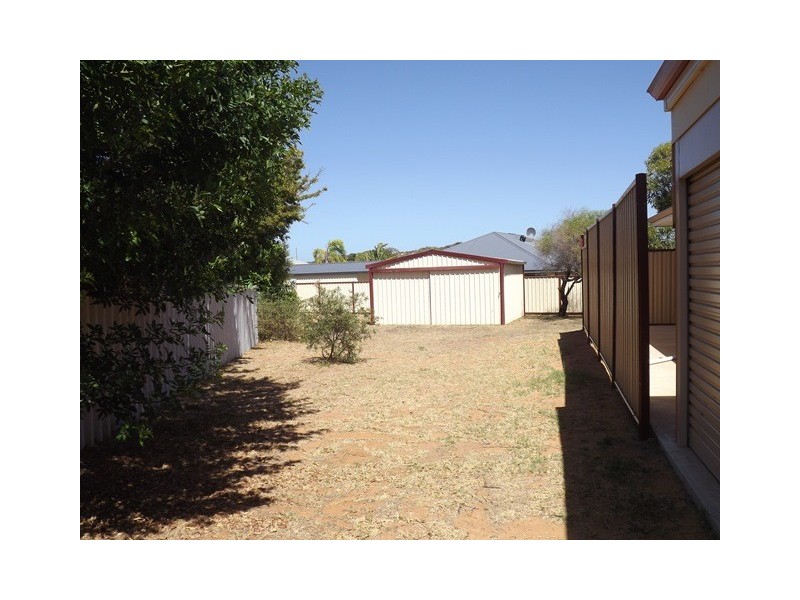 13 Thurkle Sqaure, Dongara WA 6525