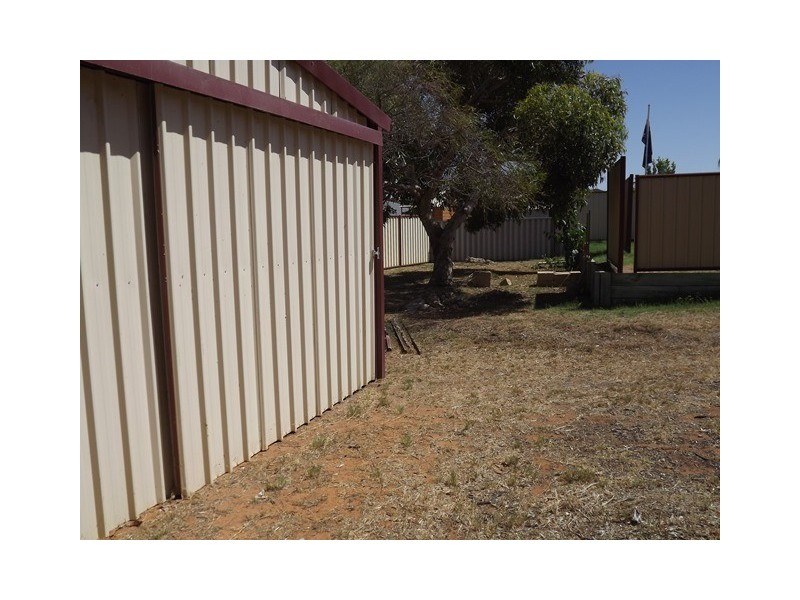 13 Thurkle Sqaure, Dongara WA 6525