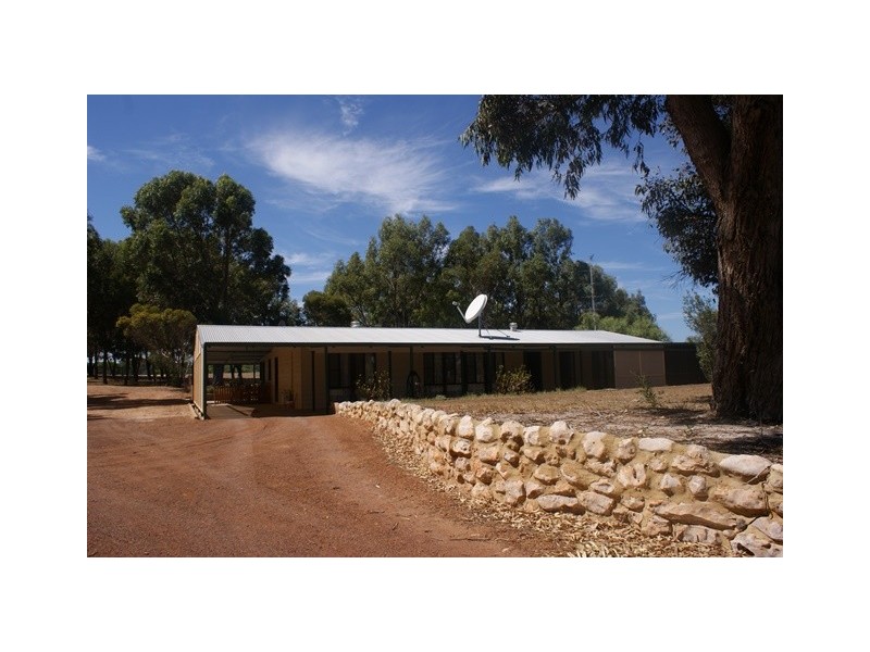 118 Acacia Road, Yardarino WA 6525