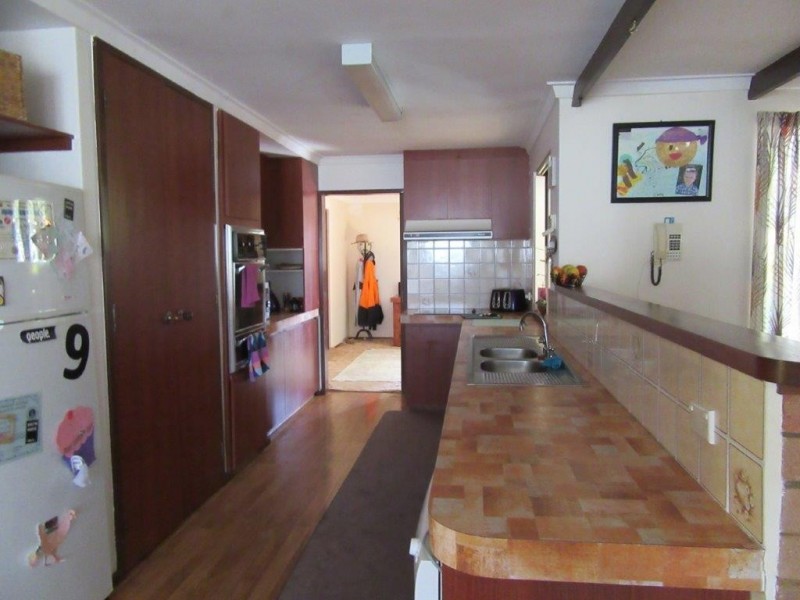 17 Slaughter Street, Three Springs WA 6519