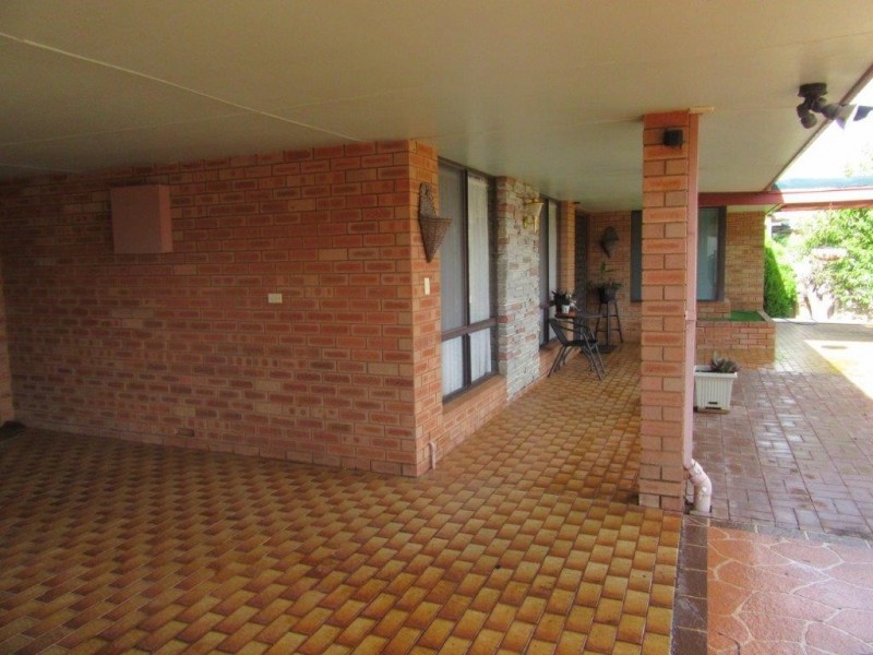 17 Slaughter Street, Three Springs WA 6519