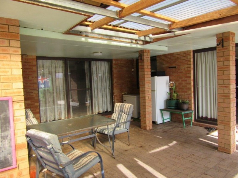 17 Slaughter Street, Three Springs WA 6519