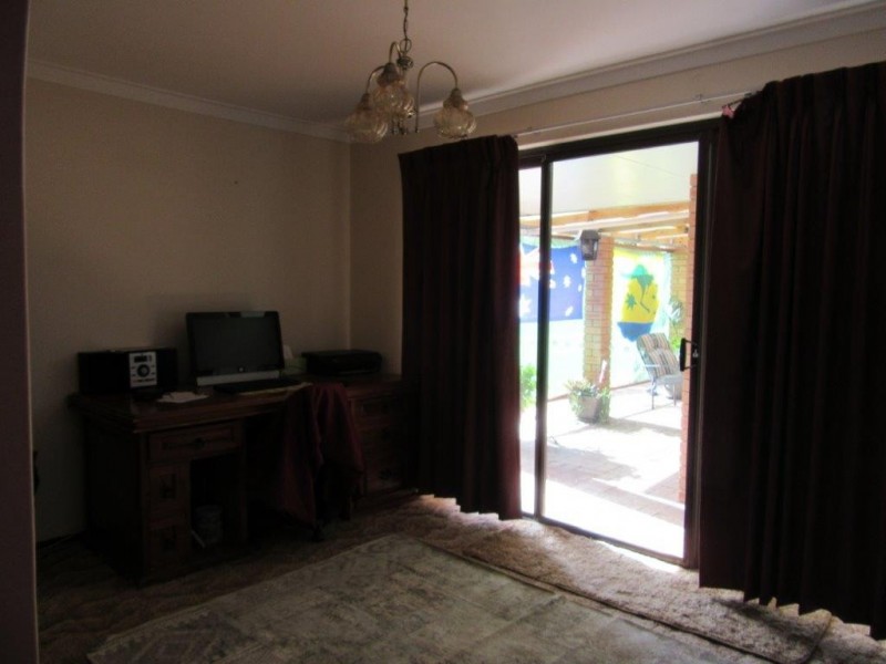 17 Slaughter Street, Three Springs WA 6519