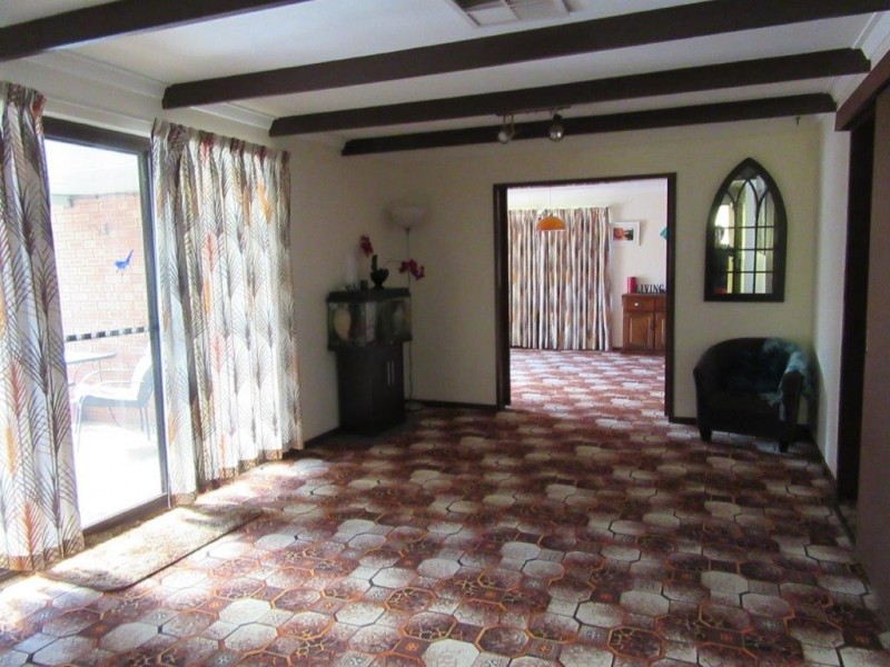 17 Slaughter Street, Three Springs WA 6519