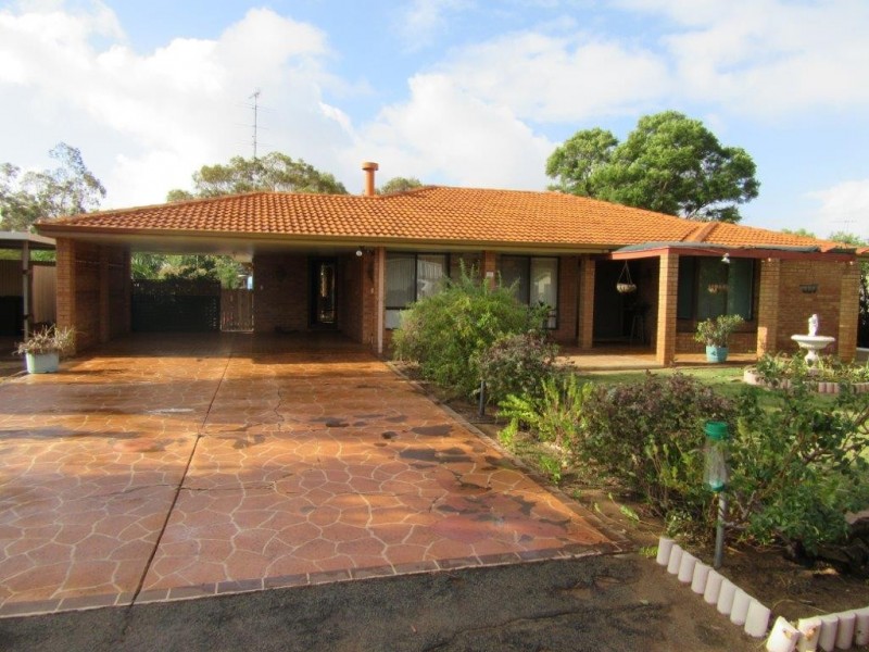 17 Slaughter Street, Three Springs WA 6519