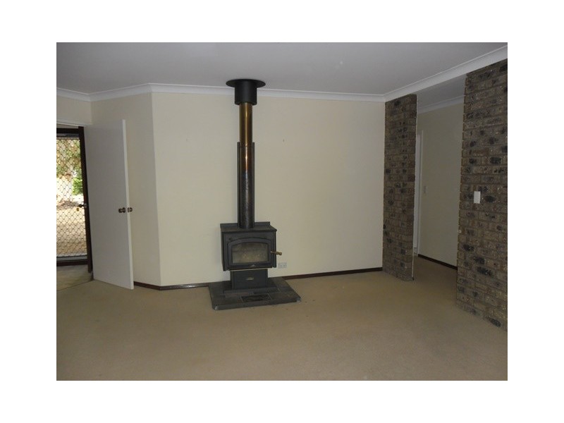 6 Robertson Street, Carnamah WA 6517