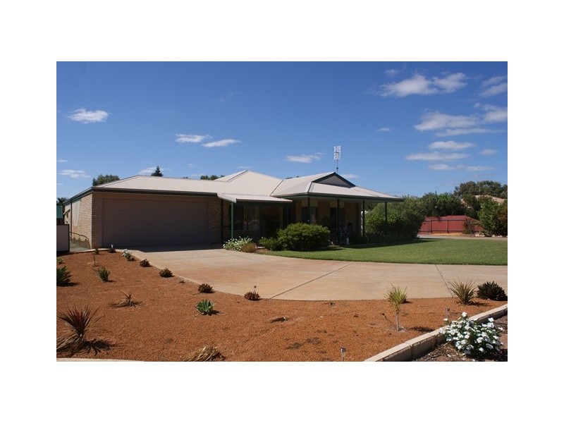 92 Tulloch Drive, Dongara WA 6525