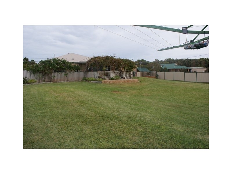 92 Tulloch Drive, Dongara WA 6525