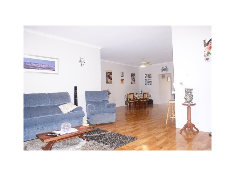 92 Tulloch Drive, Dongara WA 6525