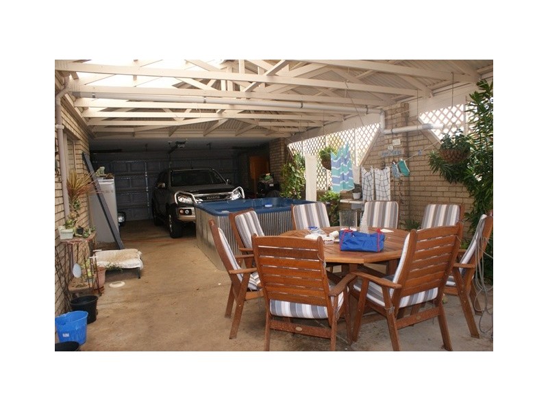 92 Tulloch Drive, Dongara WA 6525