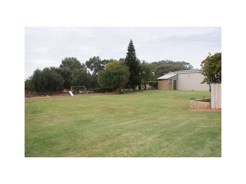 92 Tulloch Drive, Dongara WA 6525