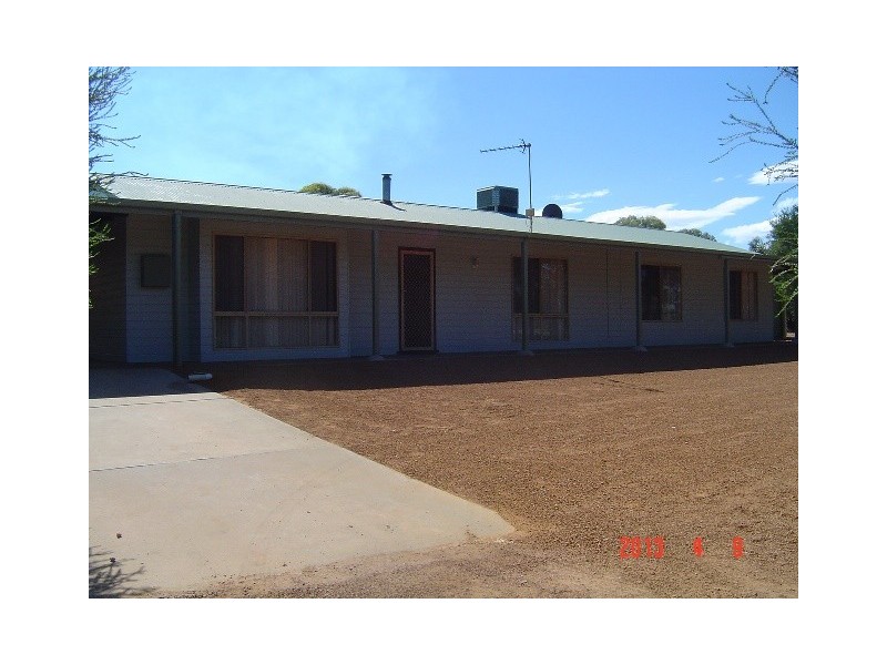 14 Massingham Place, Dongara WA 6525