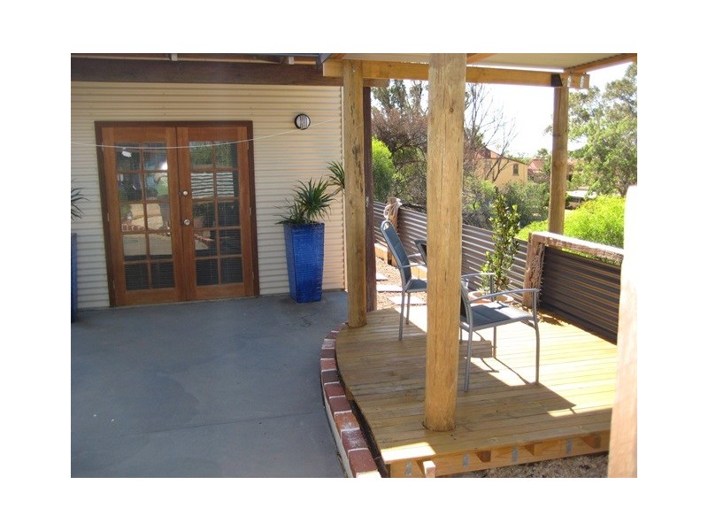 5 McNaboe Court, Port Denison WA 6525