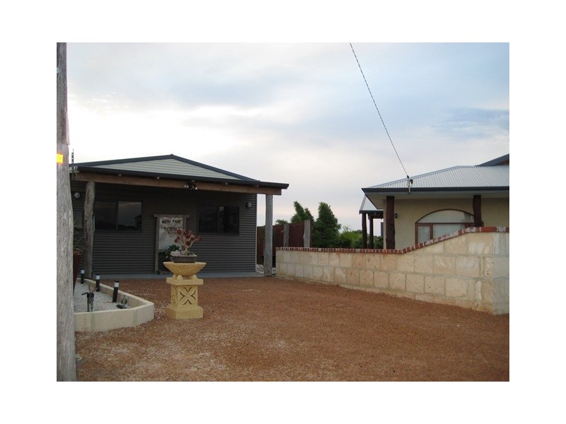 5 McNaboe Court, Port Denison WA 6525