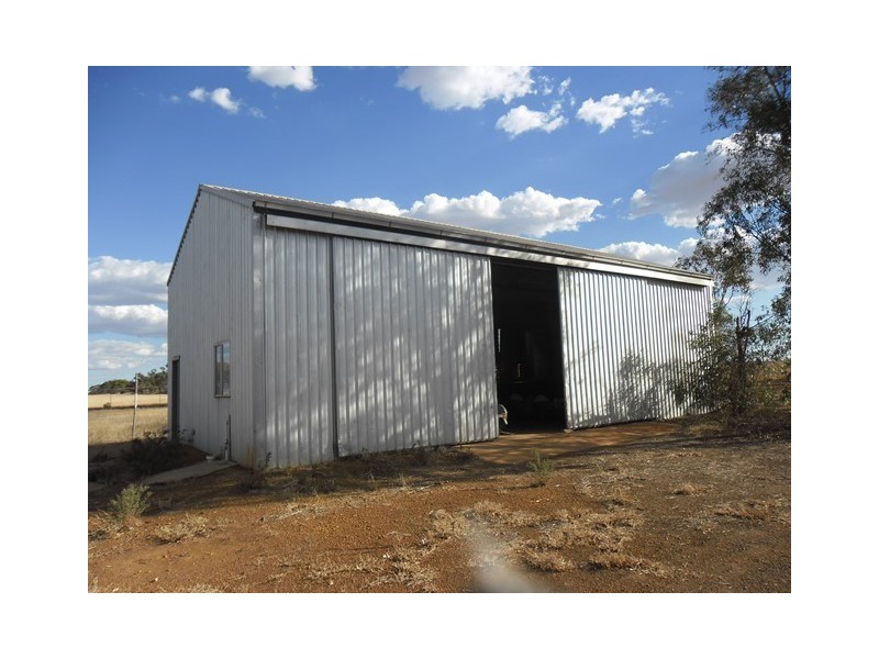 7 Water Street, Three Springs WA 6519