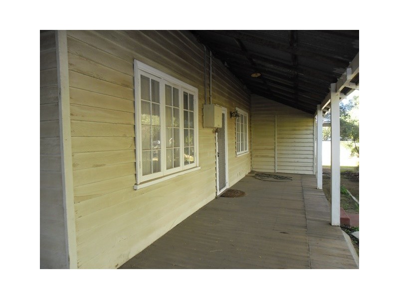 17 Robertson Street, Carnamah WA 6517