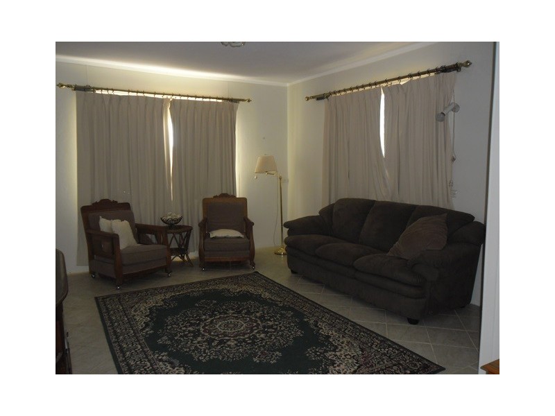 17 Robertson Street, Carnamah WA 6517