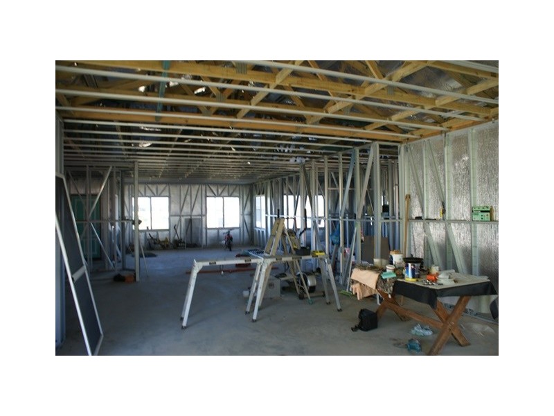 4 Bayliss Road, Dongara WA 6525