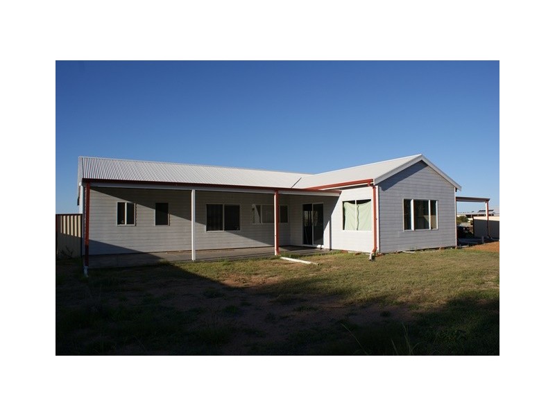 4 Bayliss Road, Dongara WA 6525