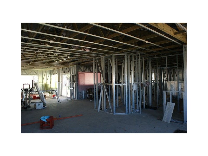 4 Bayliss Road, Dongara WA 6525