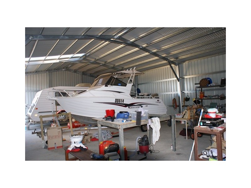 4 Bayliss Road, Dongara WA 6525