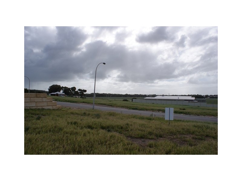 25 Premier Circle, Dongara WA 6525